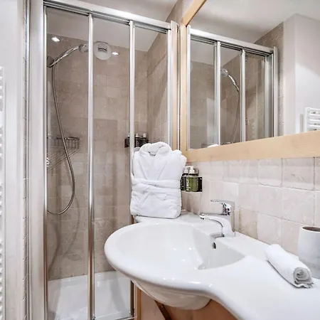 Chalet Grand Luxe Au Pied Des Pistes Avec Sauna A 1650 - Fr-1-563-111 Courchevel